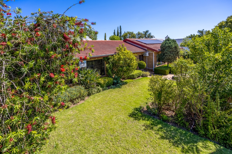 3 Bedroom Property for Sale in Paradyskloof Western Cape